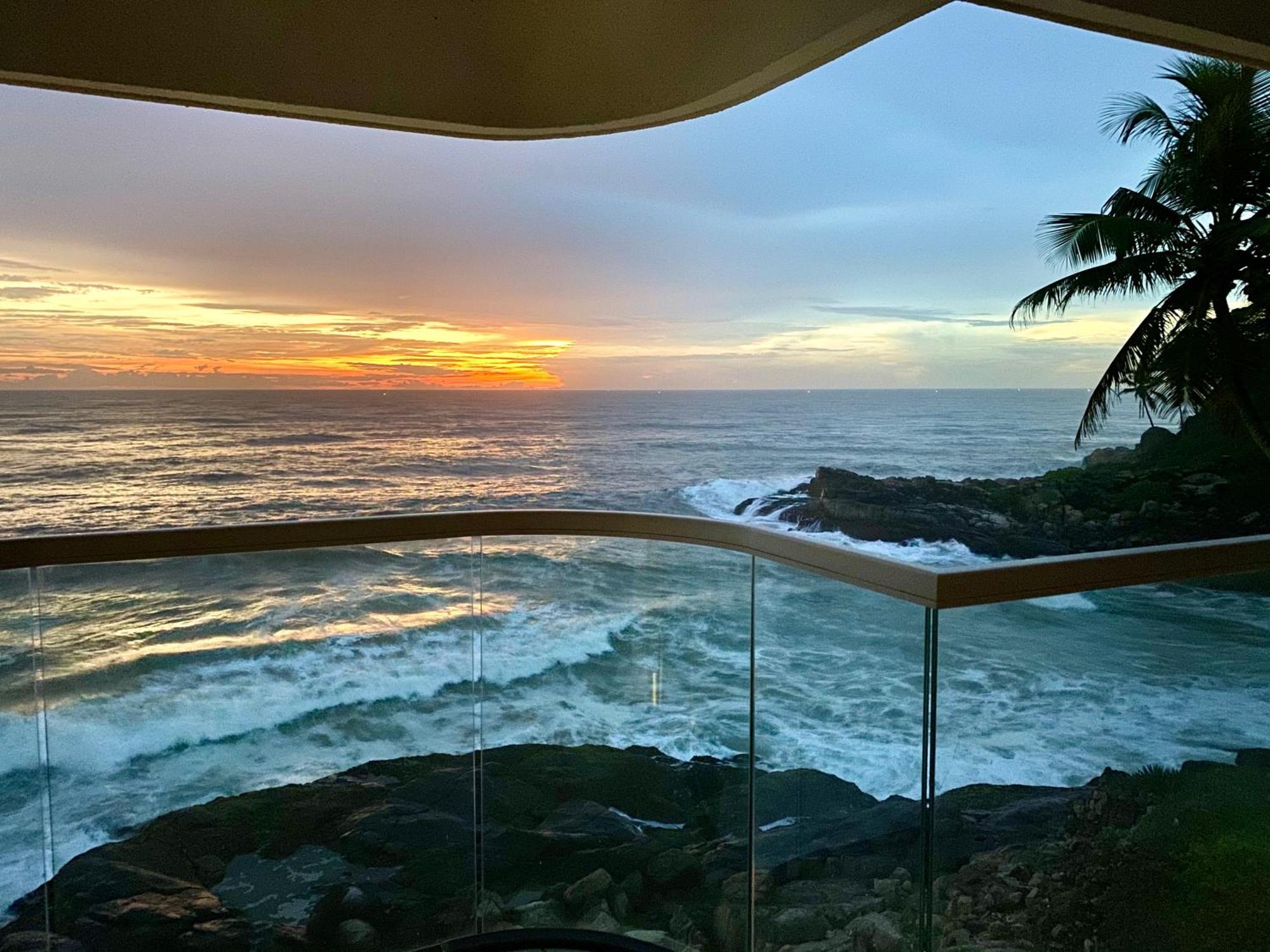 Rockholm At The Light House Beach Kovalam Luaran gambar